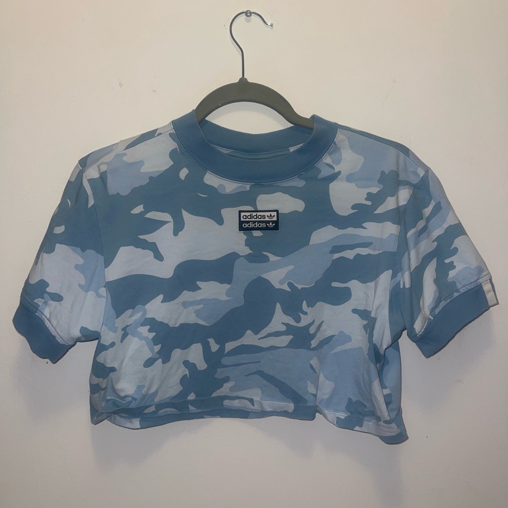ADIDAS Camo Cropped Shirt in Blue - Size M